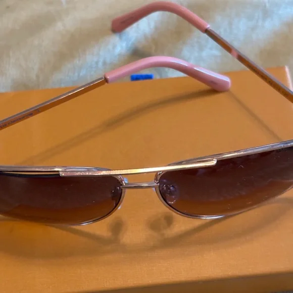 Stylish Aviator Sunglasses with Brown Lenses by Liz Claiborne - Picture 4 of 7